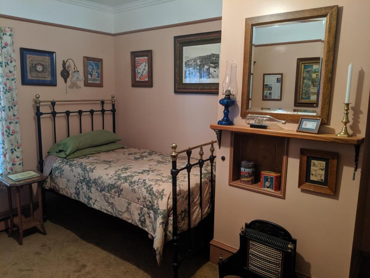 Gower Manor Historic Bed & Breakfast セントジョンズ エクステリア 写真